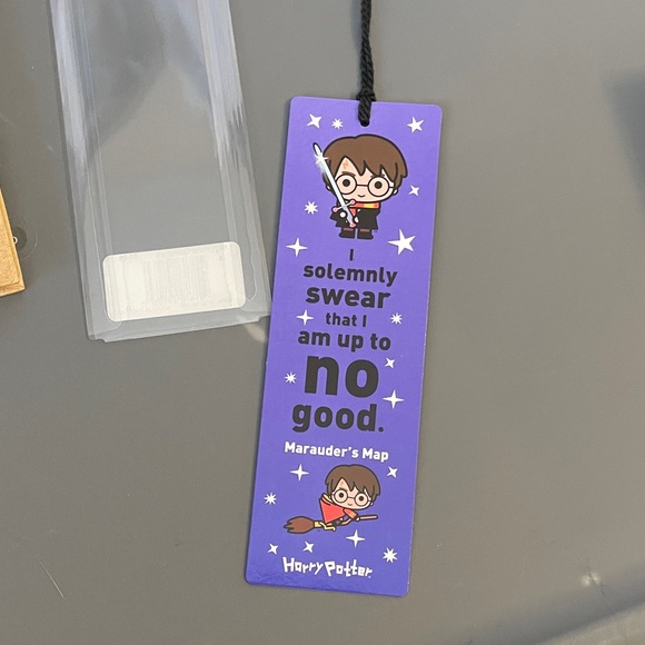 NEW Harry Potter Journal, Pin Parches and Bookmark - Picture 5 of 12